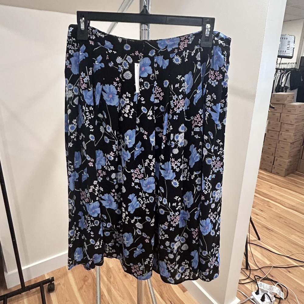 Talbots Skirt Womens 14 Black Blue Floral Chiffon Pleated Lined A-Line Midi
